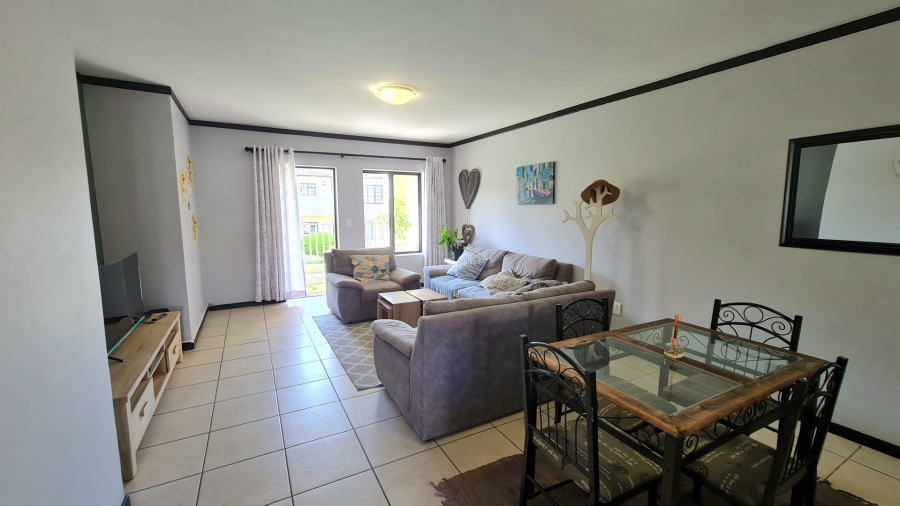 2 Bedroom Property for Sale in Bowtie Western Cape